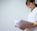 おなかの不調で消化器内科の受診を考える目安